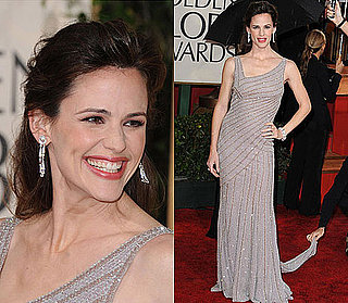 Jennifer Garner in Versace on the 2010 Golden Globe Awards Red Carpet 2010-01-17 17:26:27