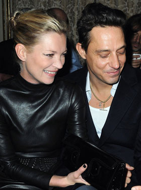 Jamie Hince Proposes to Kate Moss on Her Birthday, Kate Moss and Jamie Hince are Engaged 2010-01-19 00:44:40