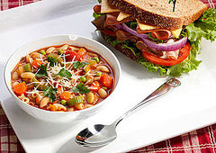 How to Cut Calories at Lunchtime
