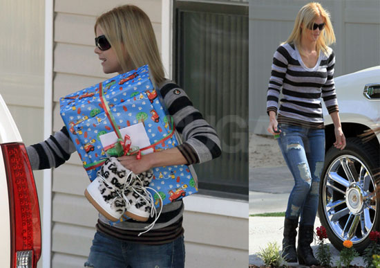 Photos of Elin Nordegren and Sam Woods Leaving Preschool in Florida; New Stories That Tiger Woods Is Returning to Golf Photos of Elin Nordegren and Sam Woods Leaving Preschool in Florida; New Stories That Tiger Woods Is Returning to Golf