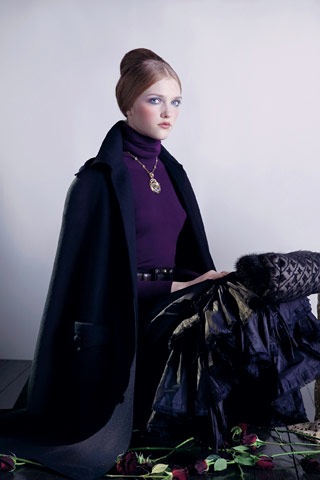 Do You Wear Necklaces Over Turtlenecks? 