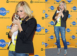 Photos of Carrie Underwood With a Puppy at the 6th Annual Pedigree Adoption Drive in NYC 2010-03-30 17:00:00
