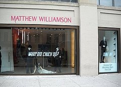 Gossip Girl Inspired Window Display at Matthew Williamson in New York 2010-04-01 00:25:32