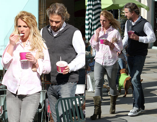 Photos of Britney Spears Getting Yogurt