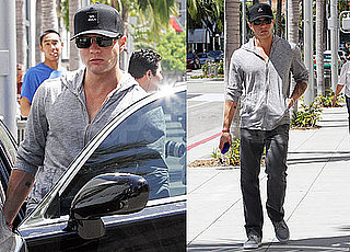 Pictures of Ryan Phillippe Walking in LA