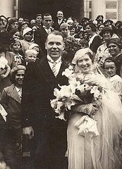 Would You Want a Small or Large Wedding? Would You Want a Small or Large Wedding?
