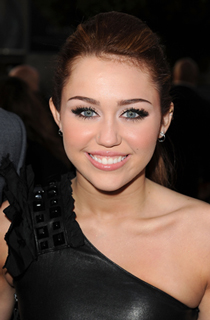 Miley Cyrus to Star in Thriller Wake 2010-06-17 10:30:13