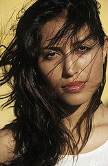 How to Use a Spray Wax on Hair