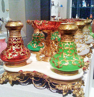 New Orleans Museum of Art Hosts Perfume History Exhibition