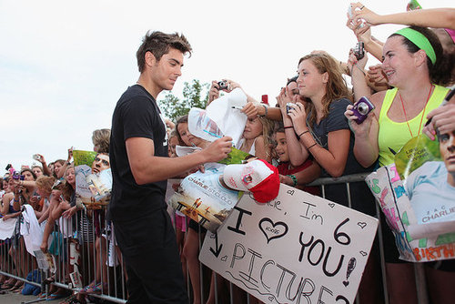 Pictures of Zac Efron Pictures of Zac Efron