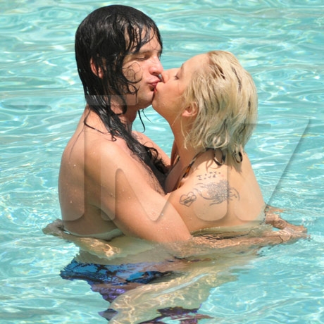 Lady Gaga's Bikini Fights and Makeout Sessions with her boyfriend Luc Carl ... Lady Gaga's Bikini Fights and Makeout Sessions with her boyfriend Luc Carl ...