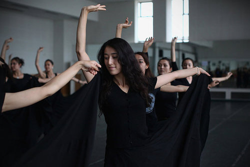 Pictures of Ethnic Minority Dancers in China