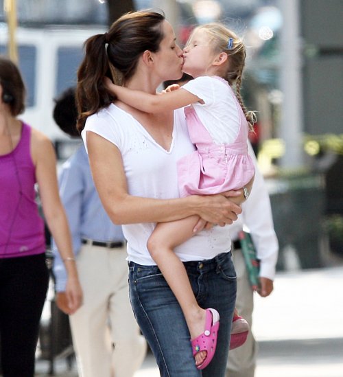 Jennifer Garner,Ben Affleck and their two daughters Violet and Seraphina ... Jennifer Garner,Ben Affleck and their two daughters Violet and Seraphina ...