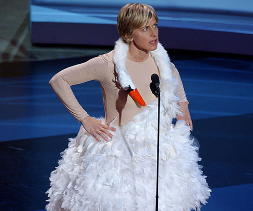 Ellen DeGeneres had a hilarious outfit change at the 2001 award show.
Ellen DeGeneres had a hilarious outfit change at the 2001 award show.