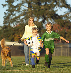 Ways For Soccer Moms to Work Out During Practice Ways For Soccer Moms to Work Out During Practice
