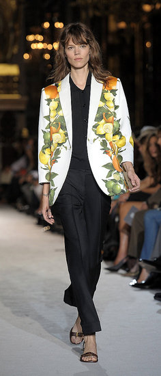 Spring 2011 Paris Fashion Week: Stella McCartney 2010-10-04 10:08:26