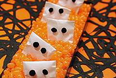 Amy Atlas Halloween Goody Bags 2010-10-14 07:00:17