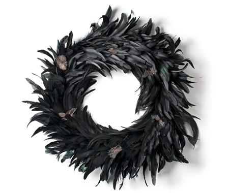 Canadian House and Home goes glam with this feathered wreath. To get the same effect with less time and effort, use a black boa.
Canadian House and Home goes glam with this feathered wreath. To get the same effect with less time and effort, use a black boa.