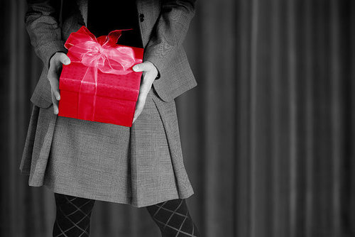How Do You Drop Gift Hints?