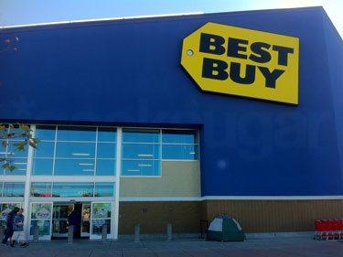 First Black Friday Camper Outside Best Buy