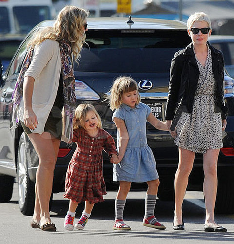Pictures of Michelle Williams and Busy Philipps With Their Daughter Matilda and Birdie in LA