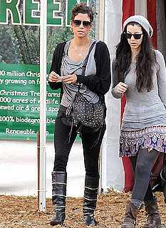 Pictures of Halle Berry Buying a Christmas Tree