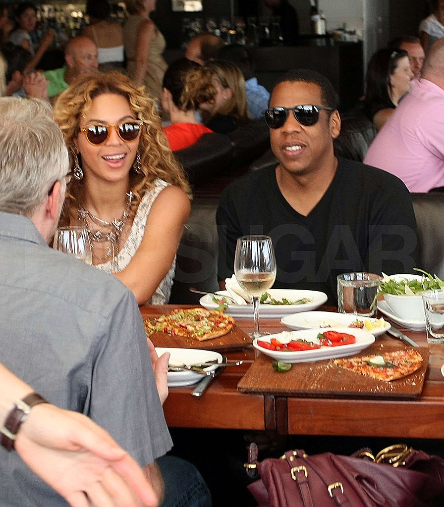 Beyoncé Knowles and Jay-Z Dine Between His Aussie Tour Dates Beyoncé Knowles and Jay-Z Dine Between His Aussie Tour Dates