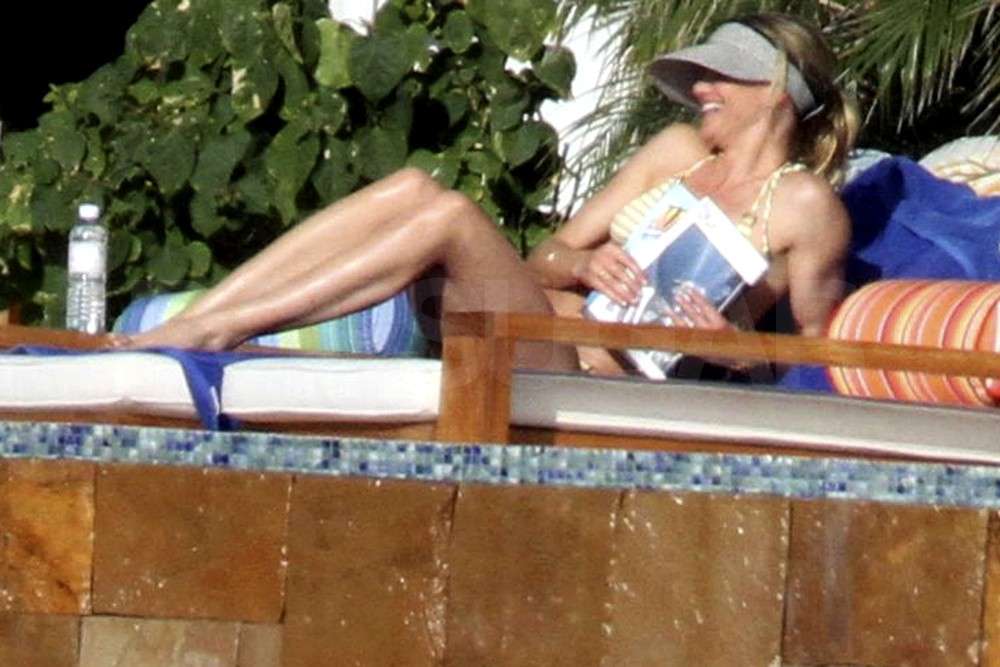 Bikini-Clad Cameron Diaz Bonds With A-Rod's Kids on Vacation Bikini-Clad Cameron Diaz Bonds With A-Rod's Kids on Vacation