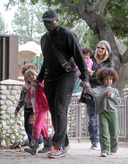 Pictures of Heidi Klum, Seal, Leni, Lou, Johan, and Henry Samuel at a Park in Beverly Hills