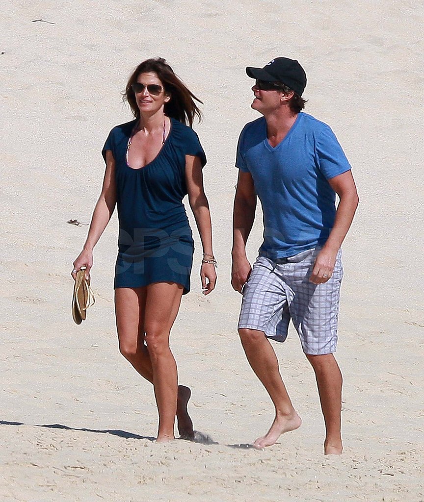 Cindy Crawford Kicks Off Her Shoes For a Stroll in the Sand With Rande Cindy Crawford Kicks Off Her Shoes For a Stroll in the Sand With Rande