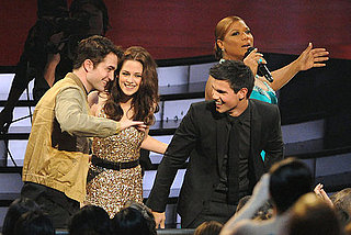 Pictures of Robert Pattinson, Kristen Stewart, and Taylor Lautner at 2011 People's Choice Awards 2011-01-05 21:04:32