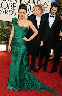 Pictures of Mila Kunis on Golden Globes Red Carpet 2011-01-16 16:41:56