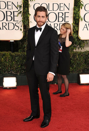 Jake Gyllenhaal Heats Up the Golden Globes Carpet Jake Gyllenhaal Heats Up the Golden Globes Carpet