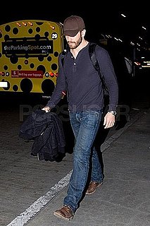 Pictures of Jake Gyllenhaal Arriving at LAX Solo