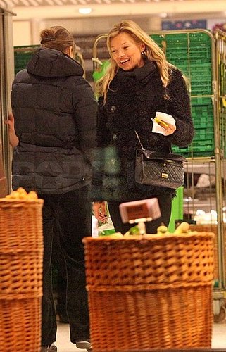 Kate Moss Can Make Even a Grocery Store Run a Party Kate Moss Can Make Even a Grocery Store Run a Party