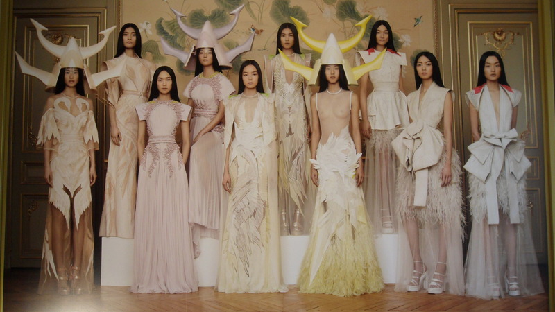 Photos of Givenchy Spring 2011 Haute Couture Collection Photos of Givenchy Spring 2011 Haute Couture Collection