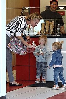 Pictures of Rebecca Romijn and Jerry O'Connell With Charlie and Dolly 2011-01-25 11:38:56