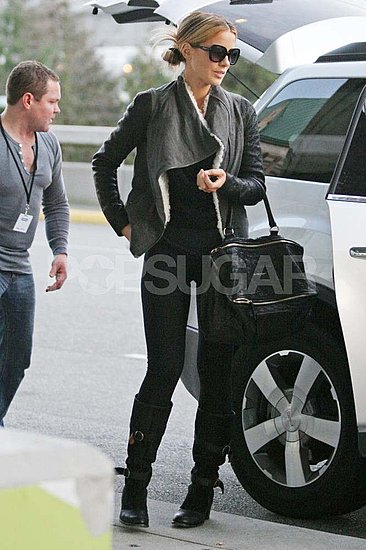 Blond Kate Beckinsale Travels in Shearling Style Blond Kate Beckinsale Travels in Shearling Style