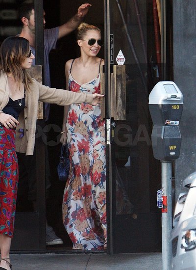 Nicole Richie Loves Winter but Breaks Out the Florals For Lunch Nicole Richie Loves Winter but Breaks Out the Florals For Lunch