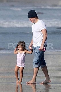 Pictures of Matt Damon With Isabella at the Beach in LA