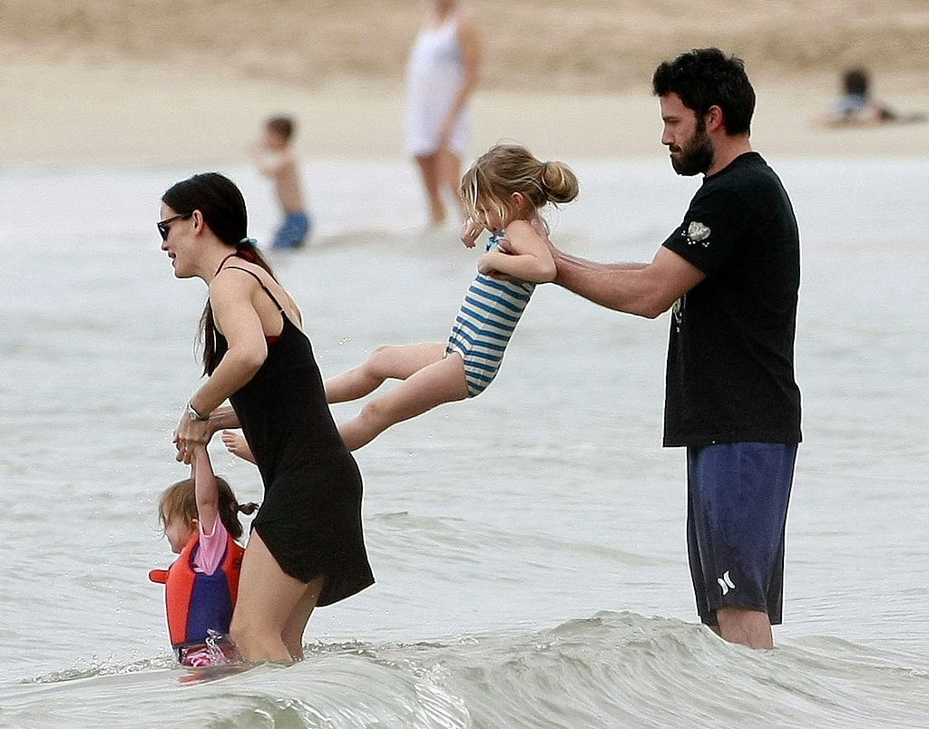 Ben Affleck and Jennifer Garner Say Aloha to 2011 on the Beach With Seraphina and Violet! Ben Affleck and Jennifer Garner Say Aloha to 2011 on the Beach With Seraphina and Violet!