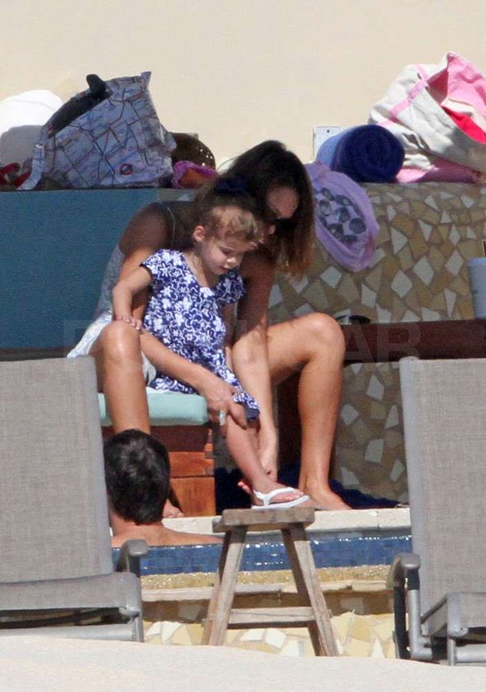 Jessica Alba Heads South of the Border For a Family Friendly NYE! Jessica Alba Heads South of the Border For a Family Friendly NYE!