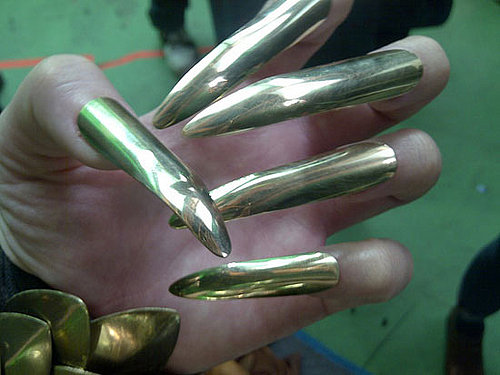 Katy Perry's Most Outlandish Manicure Yet 2011-02-02 15:01:29