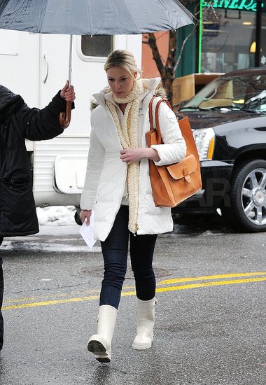 Pictures of Katherine Heigl on the NYC Set of New Year's Eve Pictures of Katherine Heigl on the NYC Set of New Year's Eve