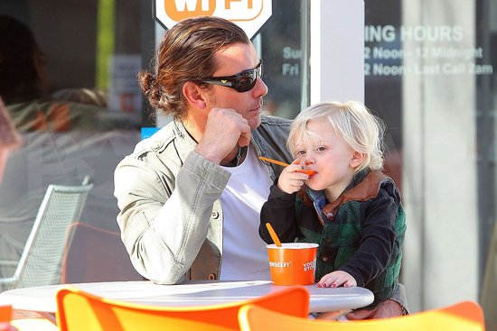 Gavin and Zuma Focus on Froyo While Gwen Jets Out of Town Gavin and Zuma Focus on Froyo While Gwen Jets Out of Town