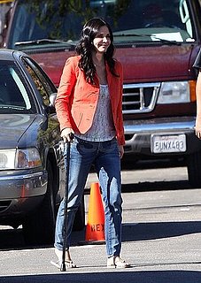 Pictures of Courteney Cox on the Set of Cougar Town Walking With a Cane