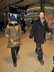 Pictures of Rachel McAdams and Michael Sheen Together in Ireland 2011-02-14 02:49:32