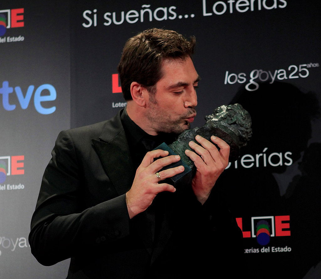 Javier Bardem Gives Love to His Best Actor Statue, Wife, and Baby Leo Javier Bardem Gives Love to His Best Actor Statue, Wife, and Baby Leo
