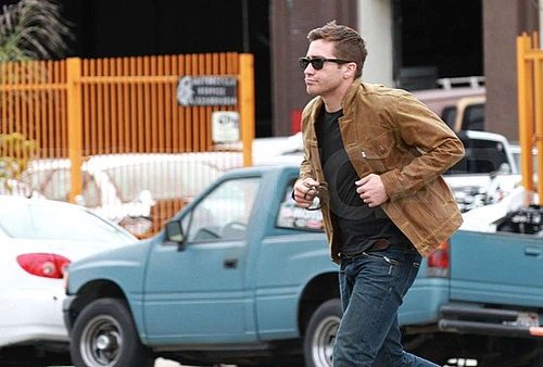Jake Gyllenhaal Returns From His NYC Parties to Do Some Work in LA Jake Gyllenhaal Returns From His NYC Parties to Do Some Work in LA