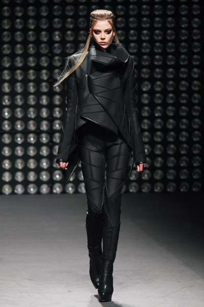 Photos of Gareth Pugh Autumn Winter 2011 at Paris Fashion Week Photos of Gareth Pugh Autumn Winter 2011 at Paris Fashion Week